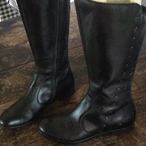 BORN black boots